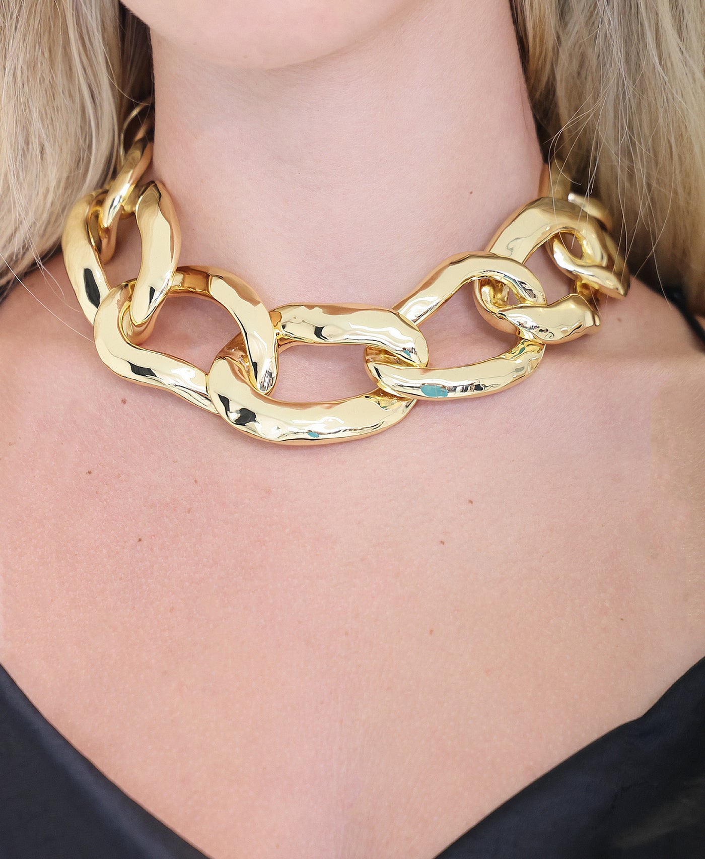 Chunky Chain Choker Necklace view 1